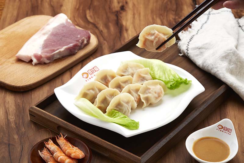 天氣冷了吃什么，來胃口福吃餃子，鮮香味十足，太好吃了