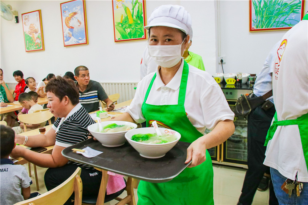 餃子云吞加盟店生意越來越差了，這些地方該改進了